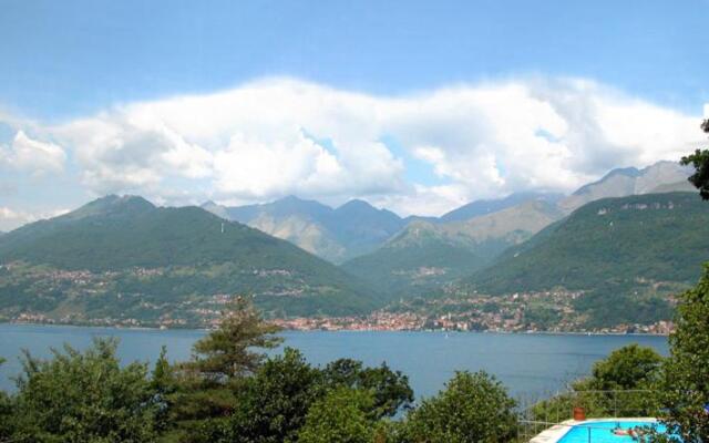 Villa Erica con piscina privata sul lago di Como