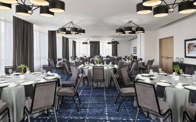 The Oaklander Hotel, Autograph Collection