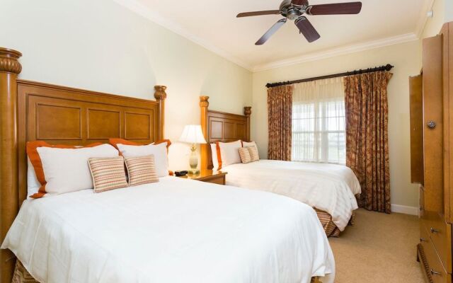 RVH 052 Relax in Centre Court