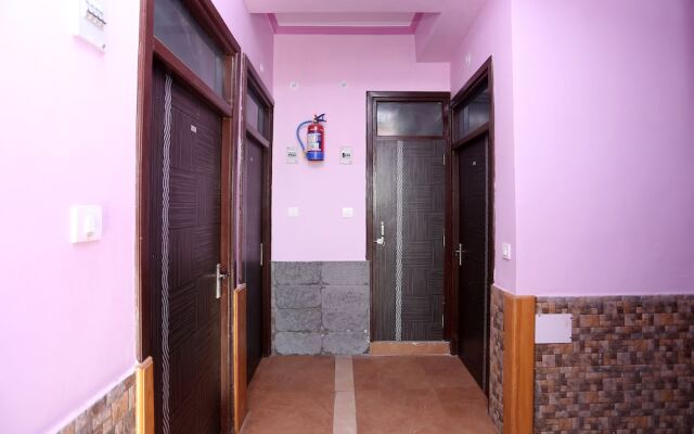 OYO 19406 Hotel Janta Palace