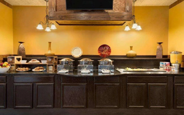 Radisson Rochester Riverside