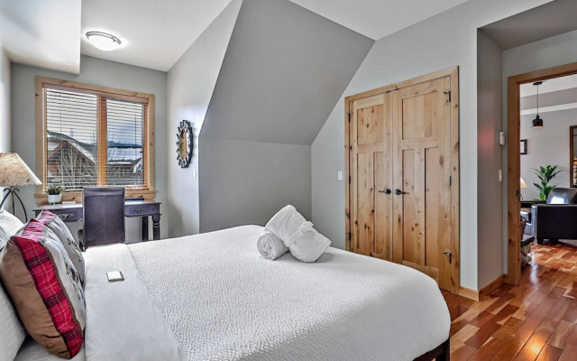 Rundle Cliffs Lodge by Spring Creek Vacation