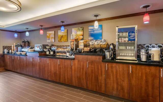 Comfort Inn & Suites South Hill I-85