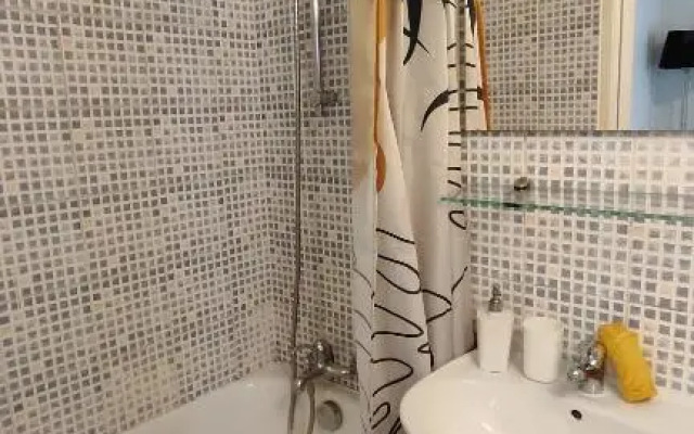 Charming Parisian studio!