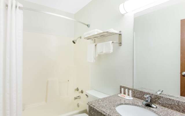 Super 8 by Wyndham Sallisaw