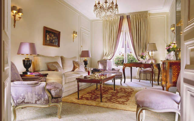 Hotel Plaza Athenee