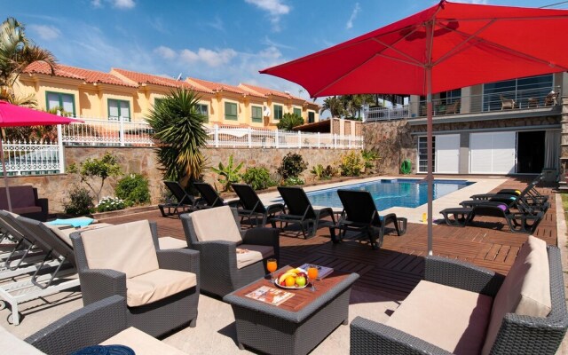 Superb Villa In Sonnenland For 12 Pers