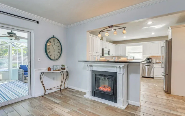 Pet-friendly Home w/ Heated Pool in Bradenton