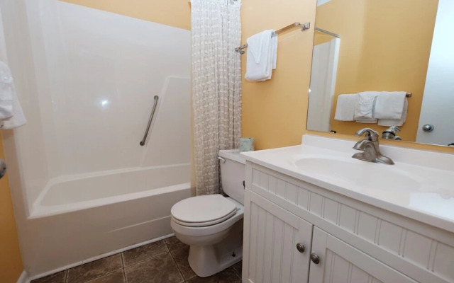 Pelican Landing 125 3 Bedroom Condo