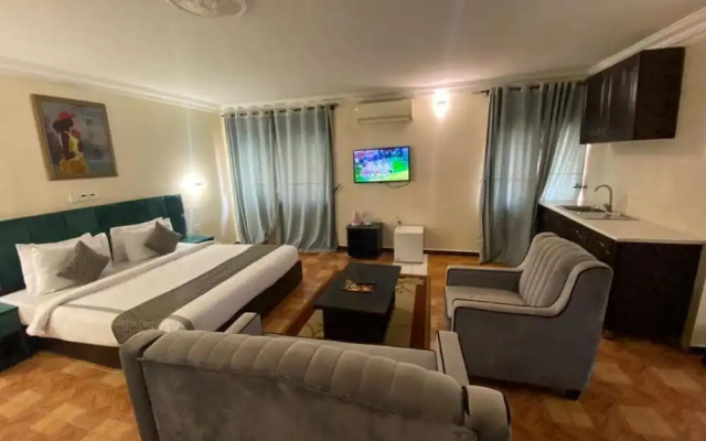 Brain B Hotel and Suites