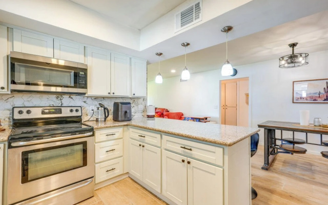 Fire Pit & Games: Family-friendly Retreat in Mesa!