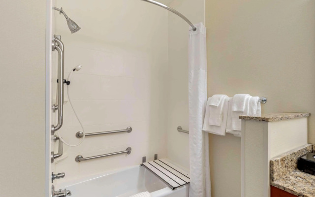 Comfort Suites Normal University area