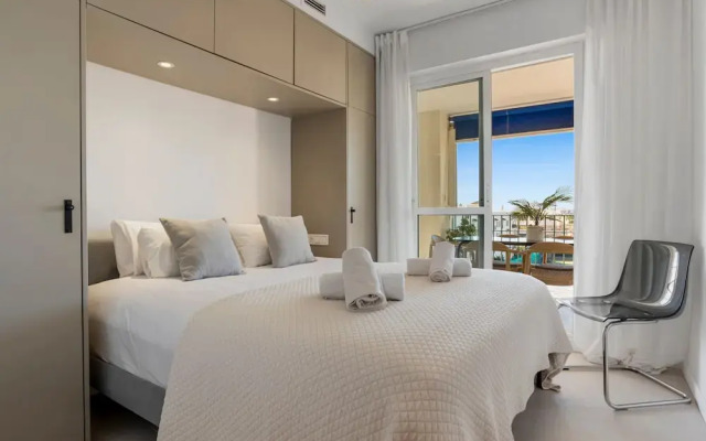 Sunny Getaway With Pool in Marbella - Ref M54
