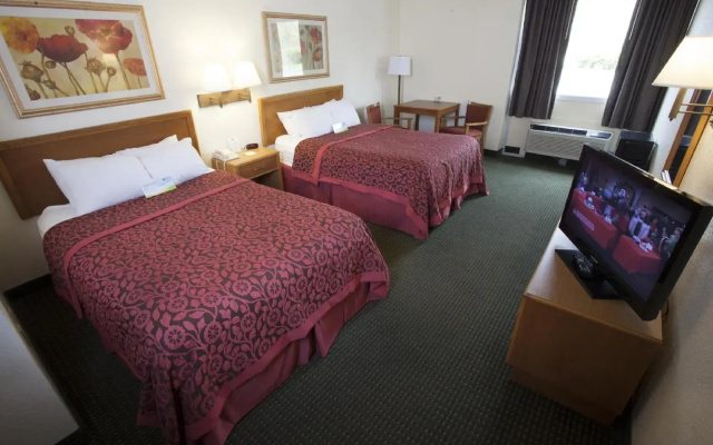 Studio 6 Suites Fremont, OH