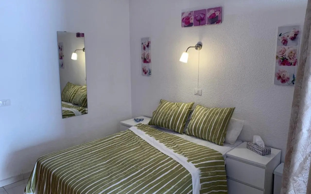 Sunny Tenerife, Los Cristianos, Studio