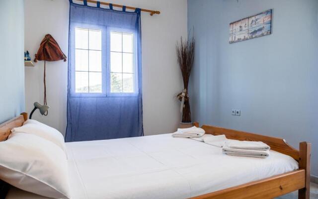 Doria's Seaview Apartment at Keratokampos I