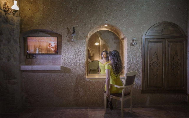 Oread Cave Suites