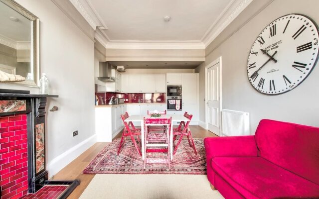 Homely 2 Bedroom Apartment Close To City Centre