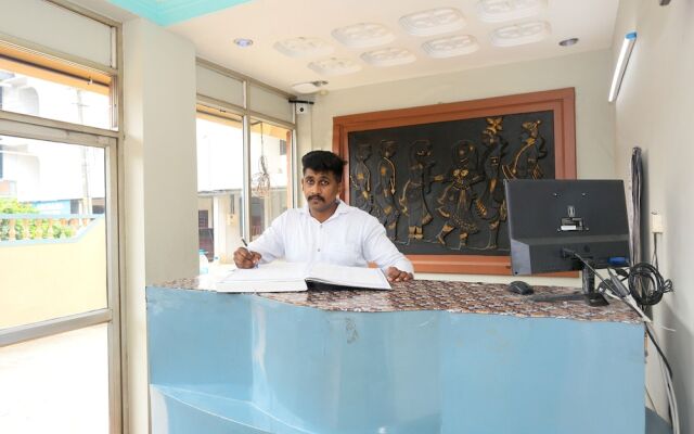 Spot On 45302 Kaveri Tourist Home