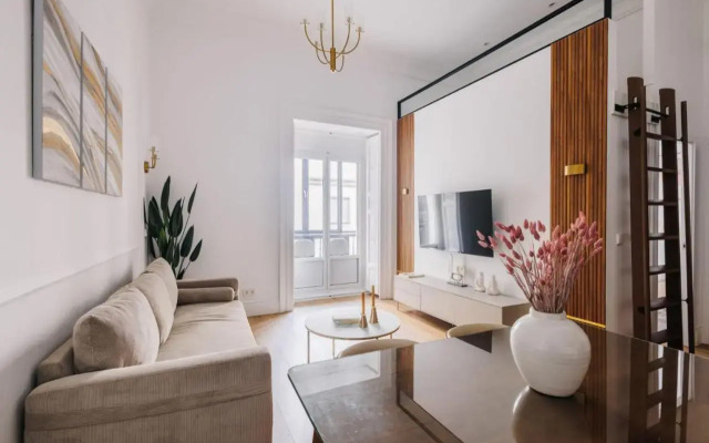 Stunning & Bright 2BD 2BTH – CITY CENTER -GRAN VIA