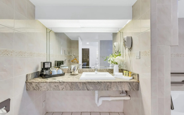 Napa Valley Hotel & Suites