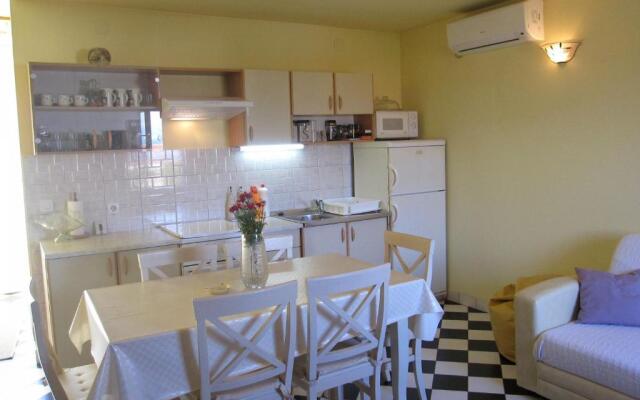 Apartment Siniša - 300 m from beach