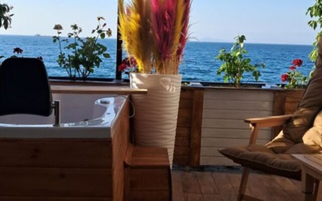 Simirna Sahil Otel