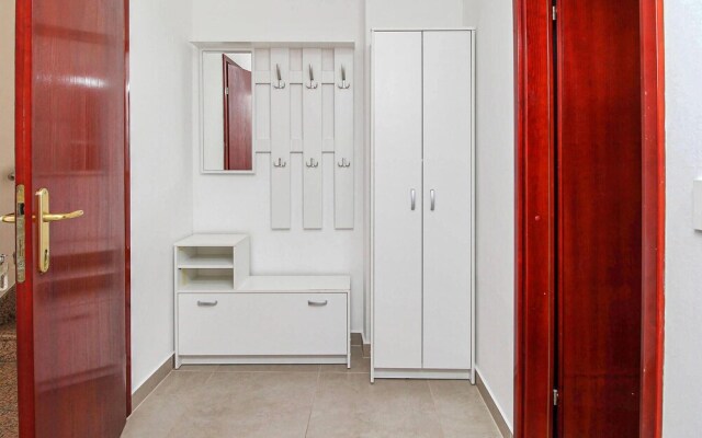 Beautiful Apartment in Tucepi With 1 Bedrooms and Wifi