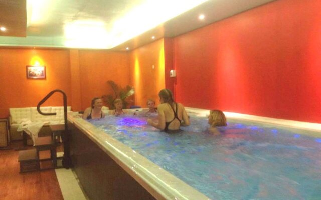 Altos Hotel