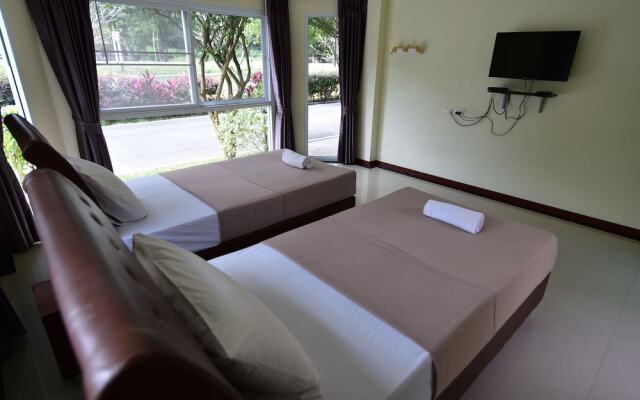 Petch Jed Sao Noi Resort