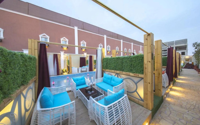 Rollins Hotel