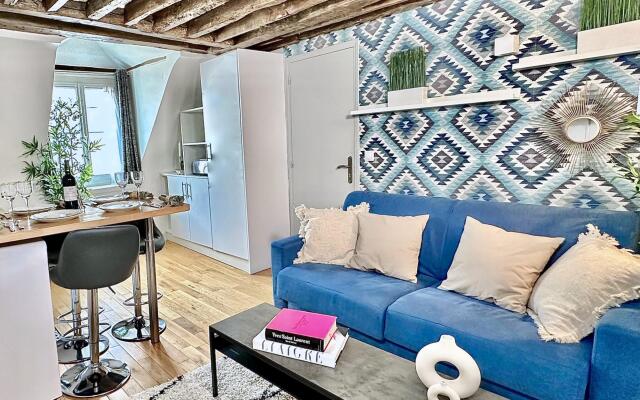 1612 B - Best deal in Pigalle