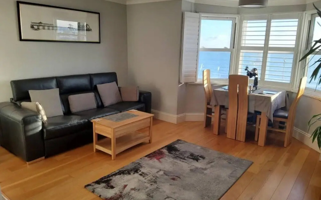 Direct Sea Views, Seafront Location & Free Parking