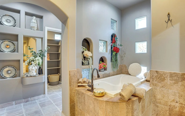 Half-mi to Scottsdale Stadium: Remodeled Home!