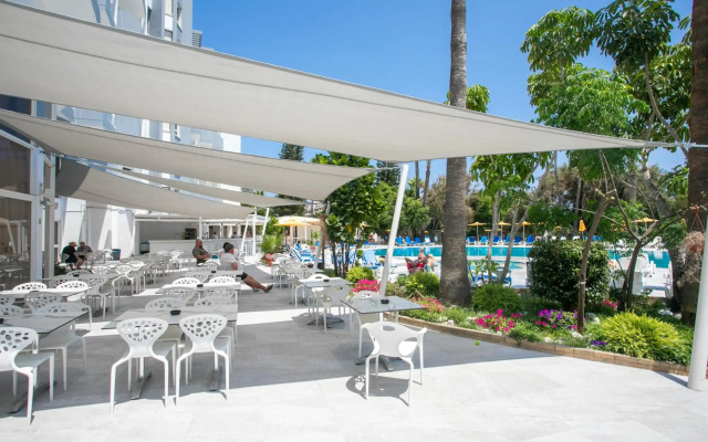 Papouis Protaras Hotel