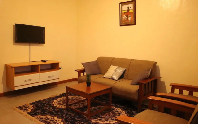 Lux Suites Ebony Mara House