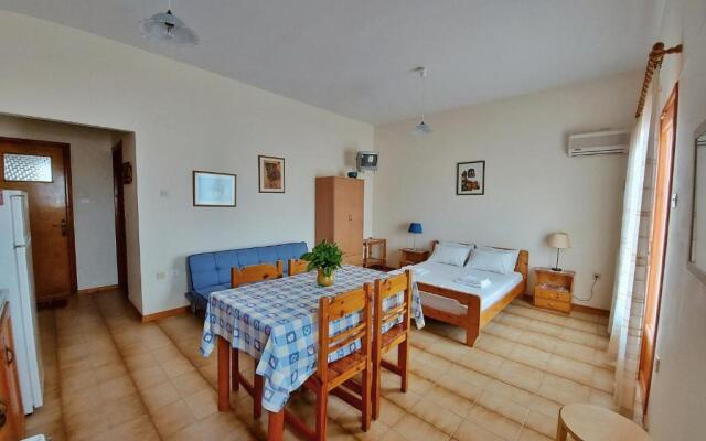 Seaview- 2 Space - selfcatering Apartment - Helen No 3