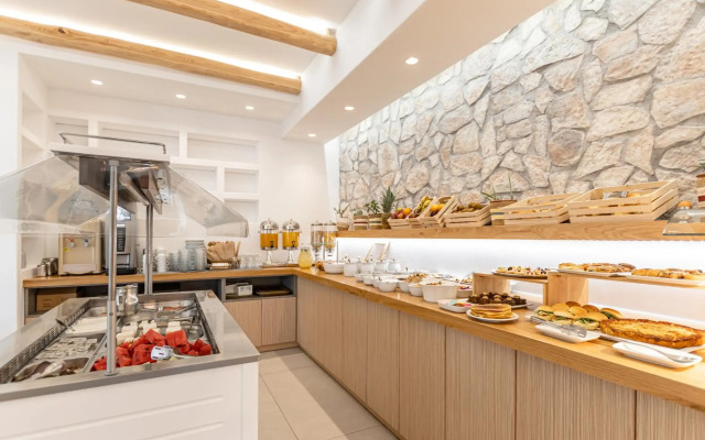 Spiros Hotel