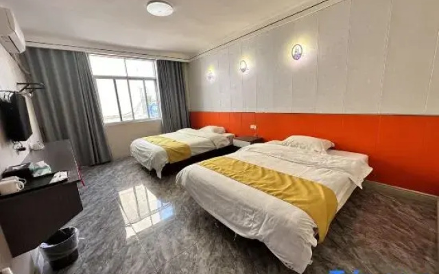 Wanzai Huadu Business Hotel