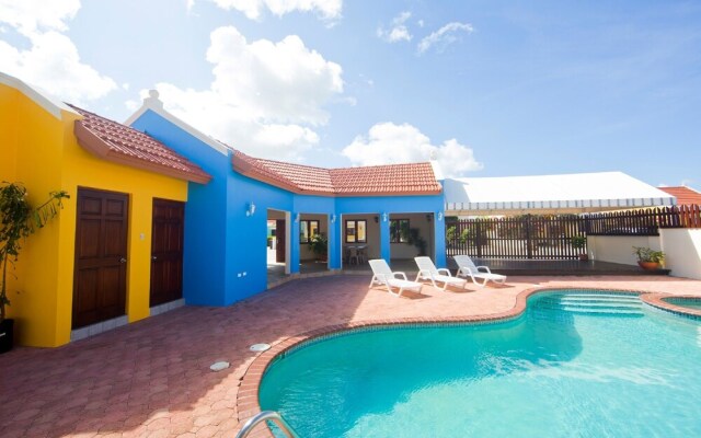 Aruba Cunucu Village