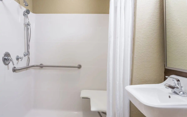 Microtel Inn & Suites by Wyndham Jacksonville Airport