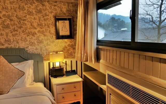 West Lake Reclusive Life Villa Yangmeiling Branch