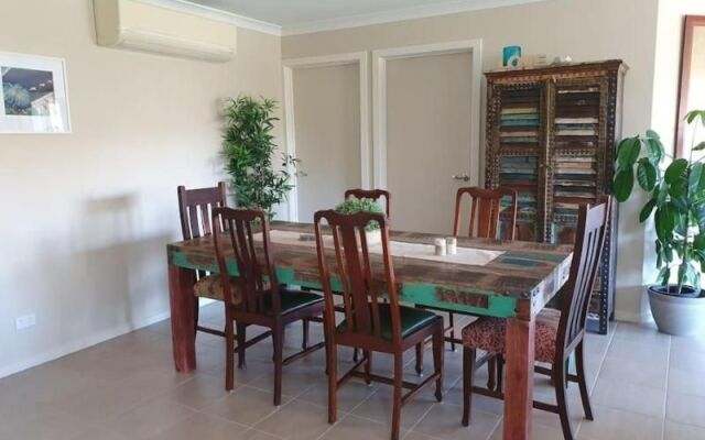 Scenic Villa-Second Storey