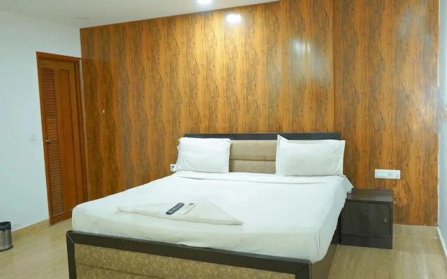 OYO 79600 The Premium Villa