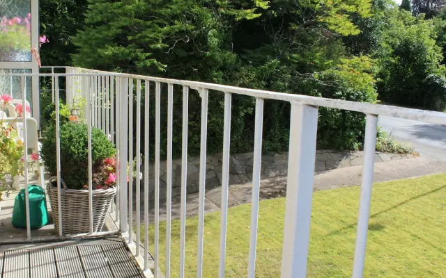 Balcony Apartment - Spacious 2 Large Beds