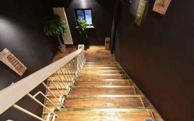 Yoyo Hotel