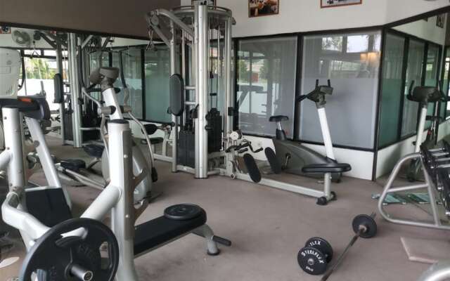 Spacious Studio Room at Grand Setiabudi Apartment