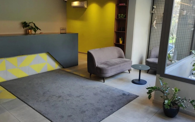 Shade Suites and Studios