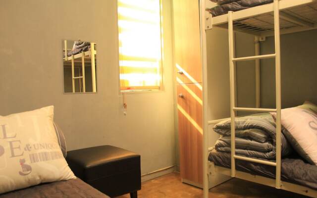 U Guesthouse in Hongdae Female Only - Hostel