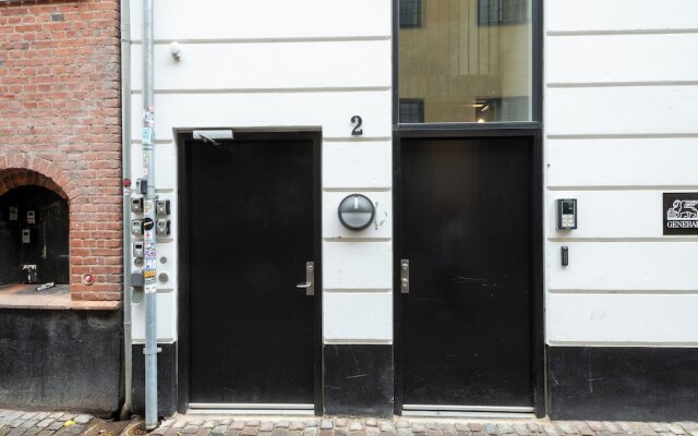 Sanders Leaves - 2bdr Apt With Shared Roof Terrace